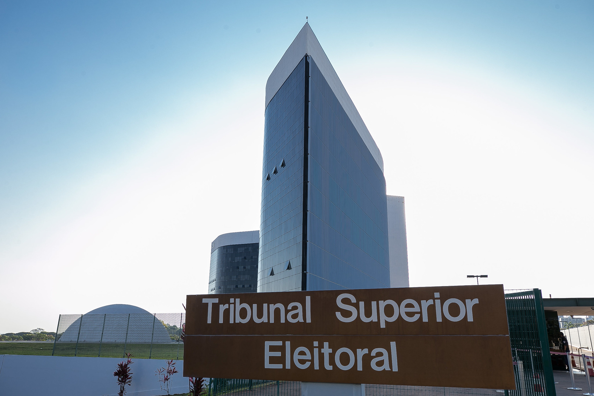Campanha de Deltan Dallagnol ao Senado pelo Paran&aacute; foi suspensa por uma liminar do TSE