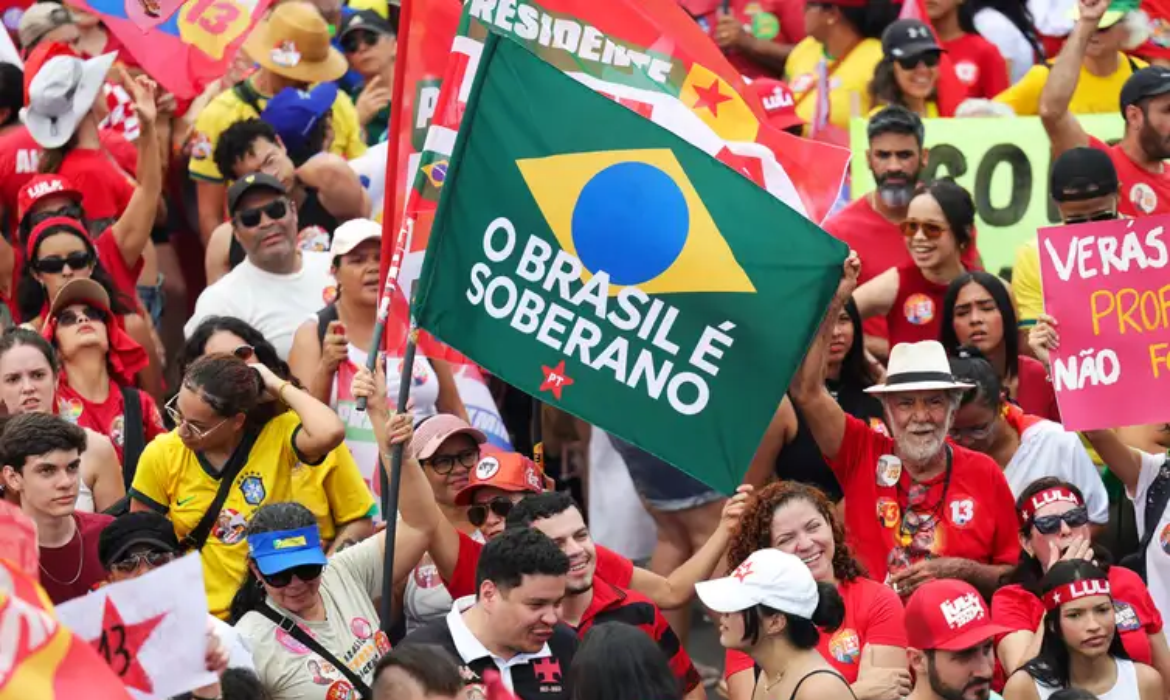 Atos de rua refor&ccedil;aram a mobiliza&ccedil;&atilde;o eleitoral