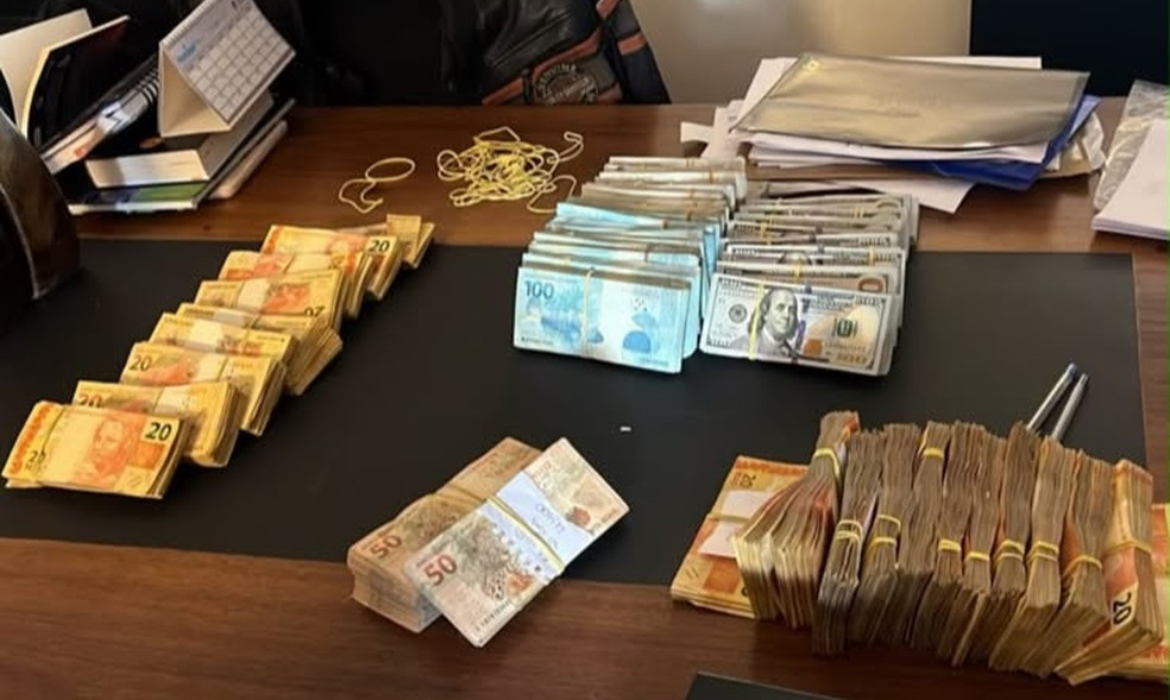 Dinheiro apreendido em im&oacute;vel em Sorocaba, interior de S&atilde;o Paulo, onde Milton Leite estaria escondido